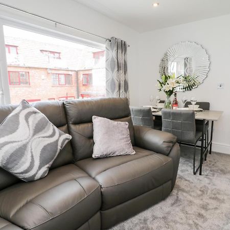 Daisy'S Den Apartamento Whitby Exterior foto