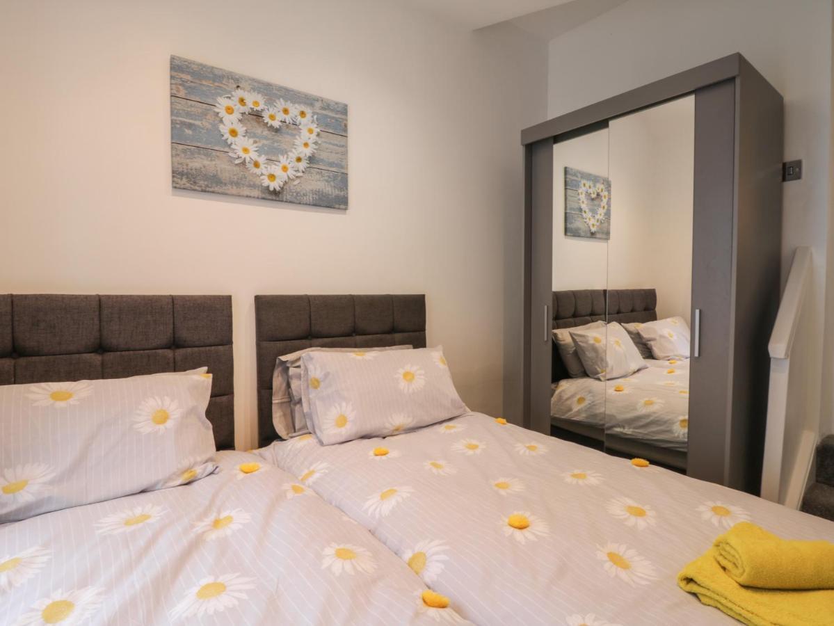 Daisy'S Den Apartamento Whitby Exterior foto