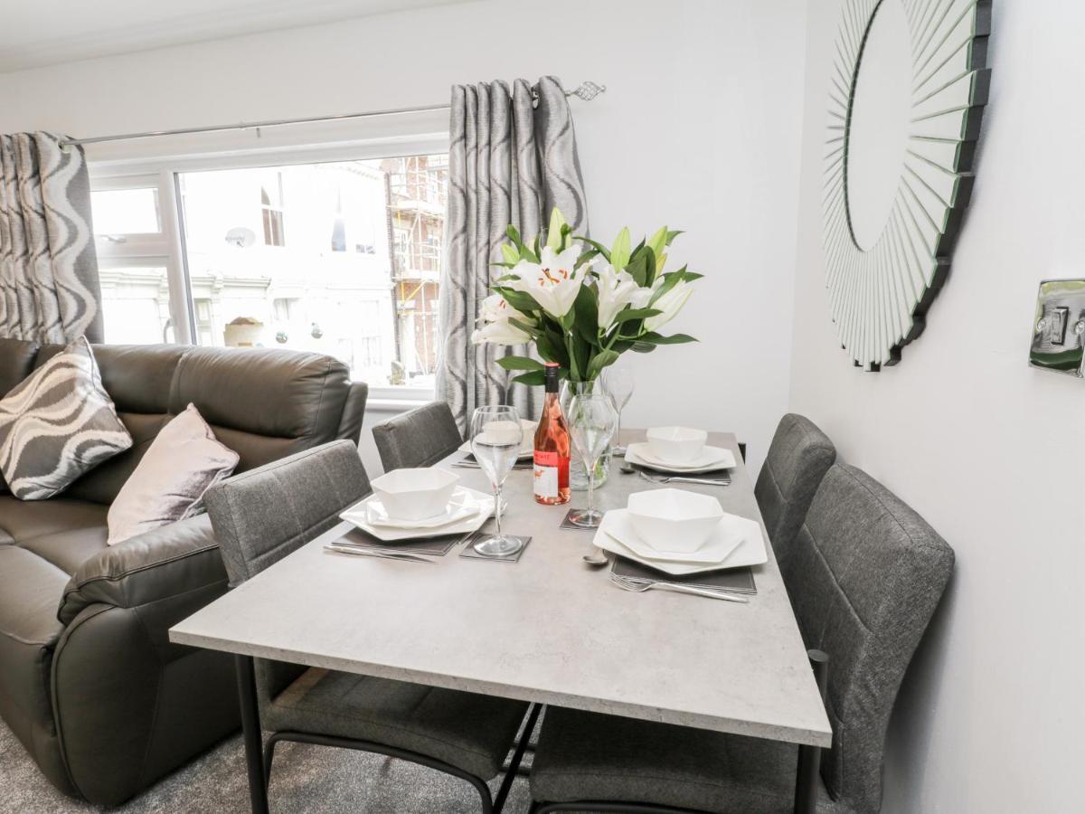 Daisy'S Den Apartamento Whitby Exterior foto