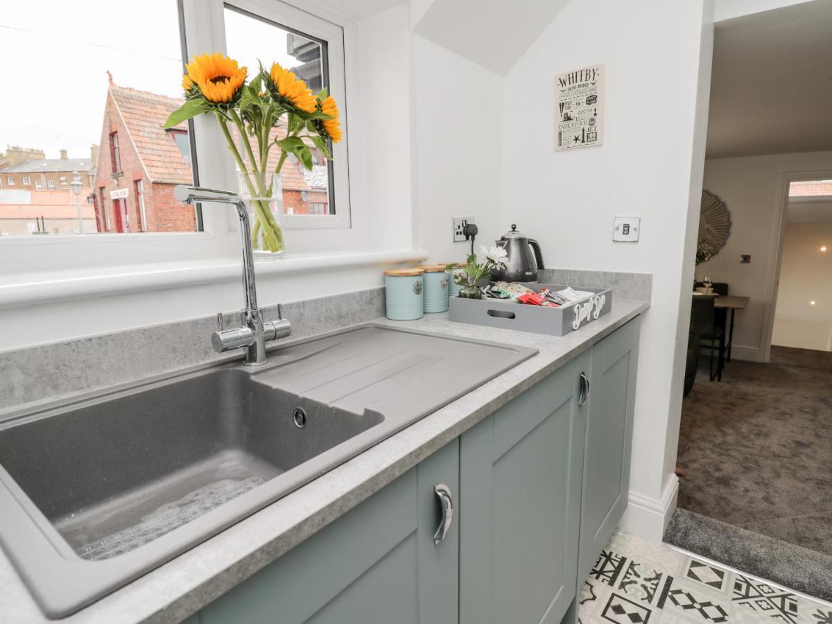 Daisy'S Den Apartamento Whitby Exterior foto